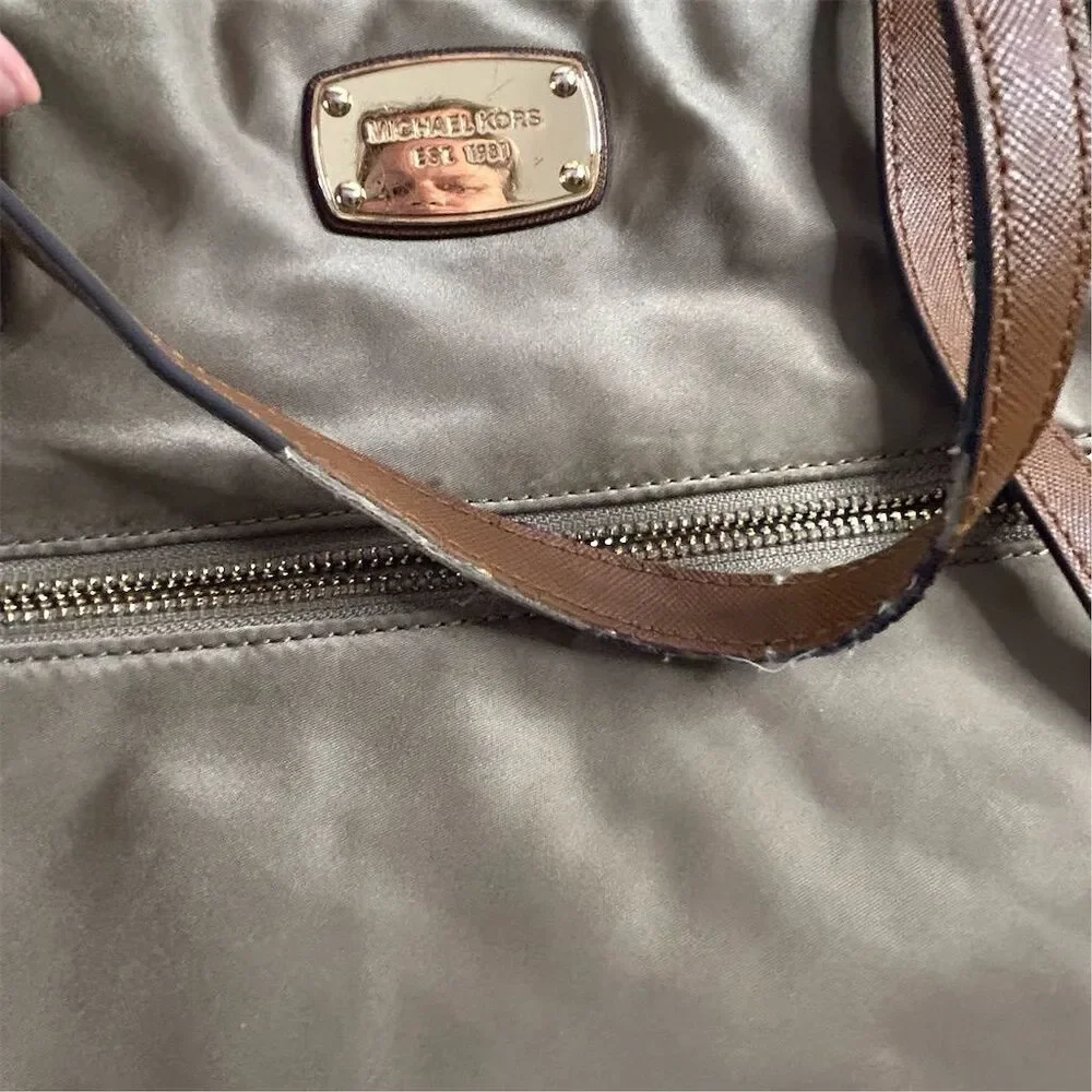 Michael Kors Kempton Nylon Large Pocket Tote Bag Neutral Women's Casual FLAWED‎ - Picture 2 of 16